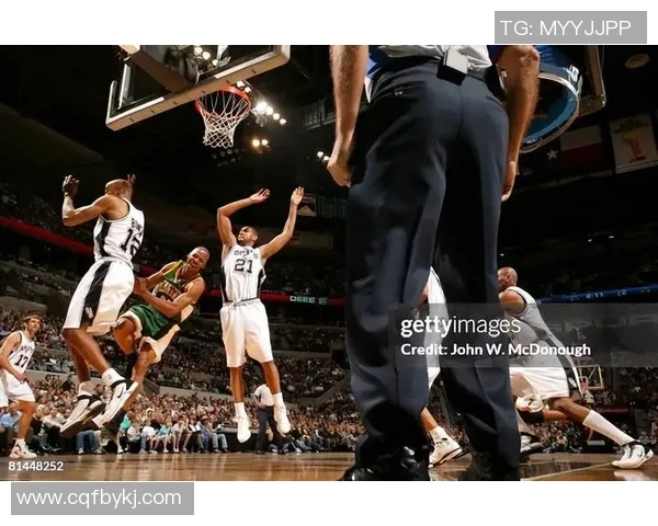 2016年小牛与马刺季后赛对决回顾及精彩瞬间分析